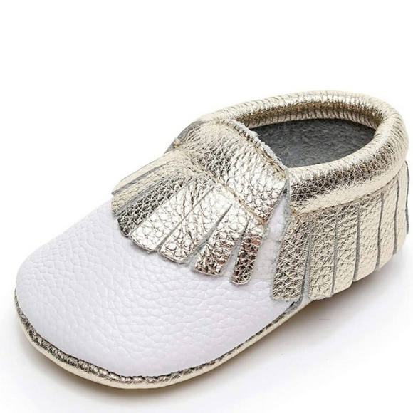 Bebila white baby moccasins with gold bow tassel - Picture 3 of 13